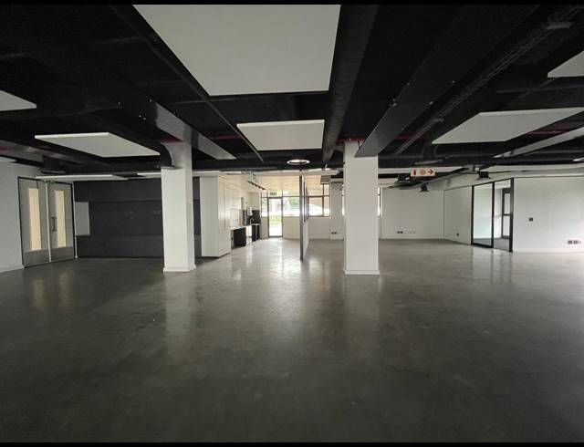 2,592M² OFFICE TO LET IN BRYANSTON